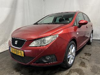 krockskadad bil auto Seat Ibiza Ibiza ST (6J8) Combi 1.6 TDI 105 (CAYC) [77kW]  (03-2010/05-2015) 2011/1