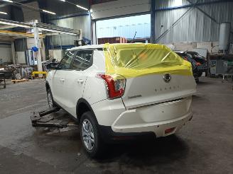 Ssang yong Tivoli Tivoli SUV 1.6 e-XGi 16V 2WD (173.910) [94kW]  (04-2015/...) picture 4