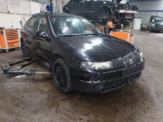 Seat Leon Leon (1M1) Hatchback 5-drs 1.8 20V Turbo (AUQ) [132kW]  (09-2000/09-20=
05) picture 2