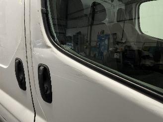 Renault Trafic Trafic New (FL) Van 2.0 dCi 16V 90 (M9R-630(M9R-A6)) [66kW]  (08-2006/=
06-2014) picture 9