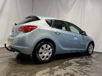 Opel Astra Astra J (PC6/PD6/PE6/PF6) Hatchback 5-drs 1.6 16V (A16XER(Euro 5)) [85=
kW]  (12-2009/10-2015) picture 6