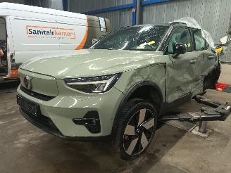 Vrakbiler auto Volvo XC40 XC40 (XZ) SUV E400V2 Recharge (536)  (01-2022/12-2023) 2023/4