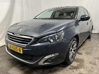 Vaurioauto  passenger cars Peugeot 308 308 SW (L4/L9/LC/LJ/LR) Combi 5-drs 1.2 12V e-THP PureTech 130 (EB2DTS=
(HNY)) [96kW]  (03-2014/06-2021) 2016/2