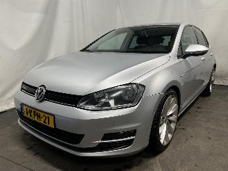 Damaged car Volkswagen Golf Golf VII (AUA) Hatchback 1.6 TDI BlueMotion 16V (CRKB) [81kW]  (01-201=
3/03-2020) 2013/6