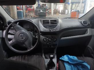 Nissan Pixo Pixo (D31S) Hatchback 1.0 12V (K10B(Euro 5)) [50kW]  (03-2009/10-2013)= picture 5