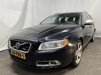 Vaurioauto  passenger cars Volvo V-70 V70 (BW) Combi 2.0 T 16V (B4204T6) [149kW]  (09-2009/12-2011) 2011/1