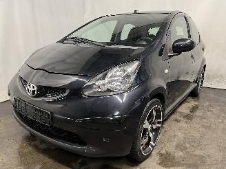 Voiture accidenté Toyota Aygo Aygo (B10) Hatchback 1.0 12V VVT-i (1KR-FE) [50kW]  (07-2005/05-2014) 2006/11