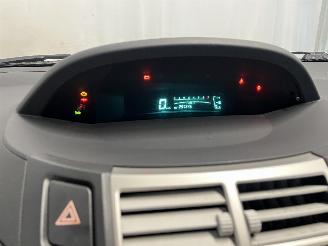 Toyota Yaris Yaris II (P9) Hatchback 1.3 16V VVT-i (2SZFE) [64kW]  (08-2005/11-2010=
) picture 19