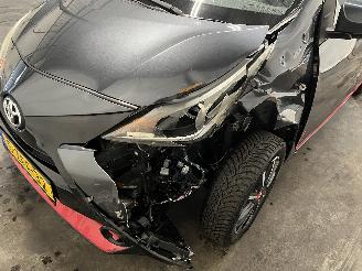 Toyota Aygo Aygo (B40) Hatchback 1.0 12V VVT-i (1KR-FE) [51kW]  (05-2014/06-2018) picture 16