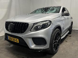 krockskadad bil auto Mercedes GLE GLE Coupe (C292) SUV 350d 3.0 V6 24V BlueTEC 4-Matic (OM642.826) [190k=
W]  (03-2015/10-2019) 2017/4