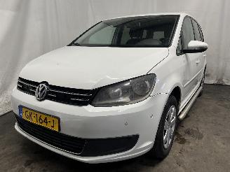 Vaurioauto  passenger cars Volkswagen Touran Touran (1T3) MPV 2.0 TDI 16V 140 (CFHC) [103kW]  (05-2010/05-2015) 2015/9