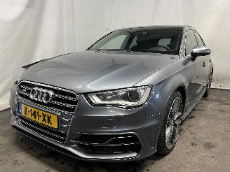 Vaurioauto  passenger cars Audi S3 S3 Sportback (8VA/8VF) Hatchback 5-drs 2.0 T FSI 16V (CJXC) [221kW]  (=
11-2012/10-2020) 2014/1