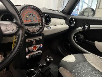 Mini Mini Mini (R56) Hatchback 1.6 16V Cooper S (N14-B16A) [128kW]  (10-2006/02-=
2010) picture 12