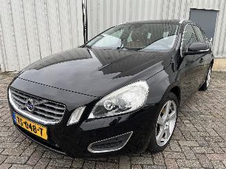 Damaged car Volvo V-60 V60 I (FW/GW) Combi 2.0 D3 20V (D5204T3) [120kW]  (07-2010/12-2014) 2011/9