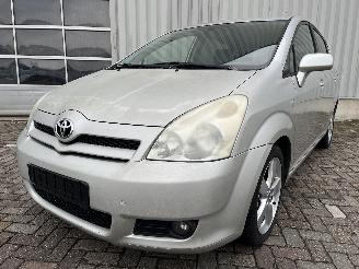 Voiture accidenté Toyota Corolla Corolla Verso (R10/11) MPV 2.2 D-4D 16V Cat Clean Power (2AD-FHV(Euro =
4)) [130kW]  (10-2005/03-2009) 2006/4