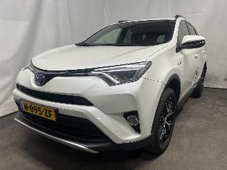 Damaged car Toyota Rav-4 RAV4 (A4) Terreinwagen 2.5 Hybrid 16V VVT-i 4x2 (2ARFXE(Euro 6)) [145k=
W]  (10-2015/01-2019) 2016/3