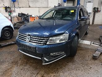 Salvage car Volkswagen Passat Passat Variant (365) Combi 1.6 TDI 16V Bluemotion (CAYC(Euro 5)) [77kW=
]  (08-2010/12-2014) 2014/7