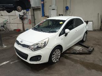 Vrakbiler auto Kia Rio Rio III (UB) Hatchback 1.4 CVVT 16V (G4FA) [80kW]  (09-2011/12-2017) 2014/3