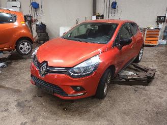 Vrakbiler auto Renault Clio Clio IV (5R) Hatchback 5-drs 0.9 Energy TCE 90 12V (H4B-408(H4B-B4)) [=
66kW]  (11-2012/08-2021) 2018/4
