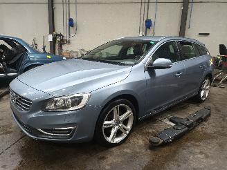 Vrakbiler auto Volvo V-60 V60 I (FW/GW) Combi 2.0 D4 16V (D4204T14) [140kW]  (03-2015/05-2018) 2016/10