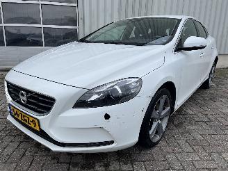 Unfallwagen Volvo V-40 V40 (MV) Hatchback 5-drs 1.6 T3 GTDi 16V (B4164T3(Euro 5)) [110kW]  (0=
3-2012/12-2016) 2012/11