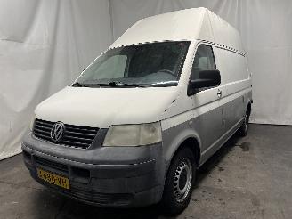 Vaurioauto  passenger cars Volkswagen Transporter Transporter T5 Van 2.5 TDi (AXD) [96kW]  (04-2003/11-2009) 2006/1