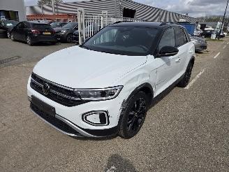 uszkodzony samochody osobowe Volkswagen T-Roc 1.5 TSI DSG 2023/5