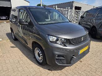 Peugeot Partner 1.5 BlueHDI Premium automaat | Motorschade picture 3
