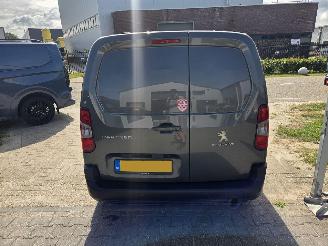 Peugeot Partner 1.5 BlueHDI Premium automaat | Motorschade picture 5