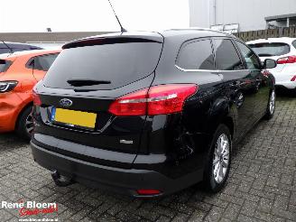 Vaurioauto  passenger cars Ford Focus 1.0 Titanium Airco 5drs 2016/10