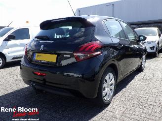 škoda osobní automobily Peugeot 208 1.2 Puretech Bluelion Airco 5drs 2017/9