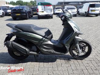Piaggio Beverly 350 S picture 2