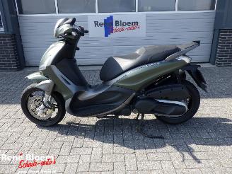 krockskadad bil motor Piaggio Beverly 350 S 2020/5