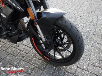 KTM 390 Duke ABS picture 15