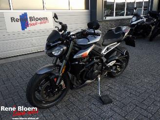 Triumph Street Triple 765 RS picture 7