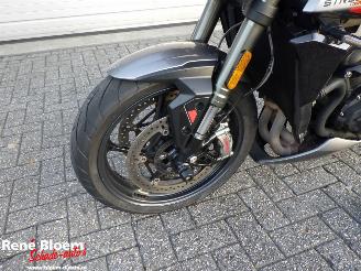 Triumph Street Triple 765 RS picture 10