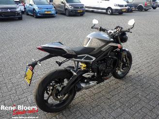 Triumph Street Triple 765 RS picture 4
