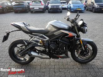 Triumph Street Triple 765 RS picture 2