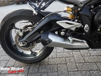 Triumph Street Triple 765 RS picture 17