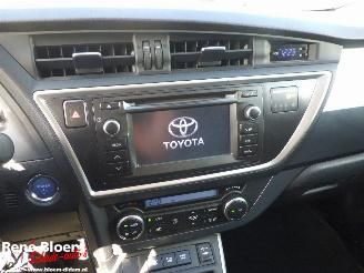 Toyota Auris 1.6 Hybrid Lease picture 16