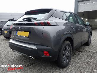 Damaged car Peugeot 2008 1.2 Puretech Active Pack Carplay 131pk 2022/10