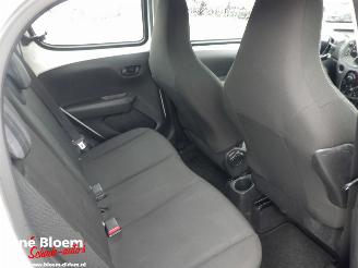 Peugeot 108 1.0 e-VTI Active 5drs Airco picture 13