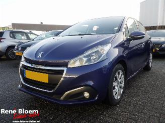 uszkodzony samochody osobowe Peugeot 208 1.2 PureTech Blue Lion 5drs 2016/8