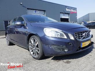 Volvo V-60 2.0 D3 picture 2