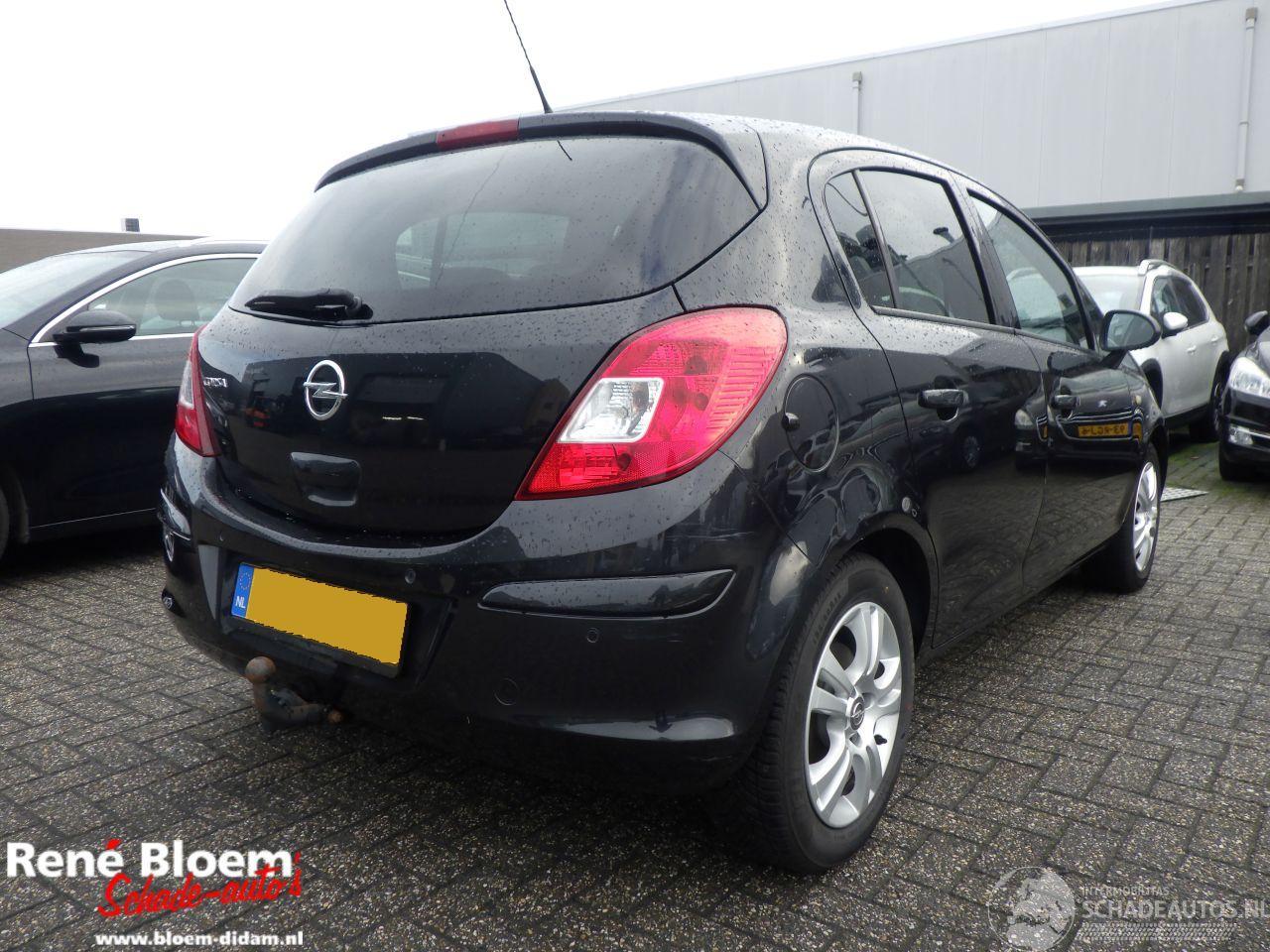 Opel Corsa 1.4-16V Design Edition