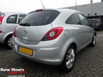 Vaurioauto  passenger cars Opel Corsa 1.4 16V 111 Edition 2010/11