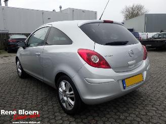 Opel Corsa 1.4 16V 111 Edition picture 5