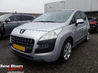 damaged passenger cars Peugeot 3008 1.6 VTi Blue Lease 2012/5