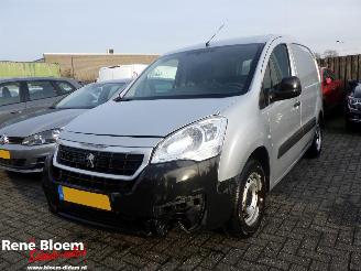 krockskadad bil bedrijf Peugeot Partner 120 1.6 BlueHDi Premiere 75 L1 2017/9