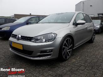 damaged passenger cars Volkswagen Golf 1.2 TSI HighLine 2013/2
